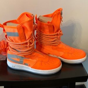 Nike SF AIR FORCE 1 HIGH ‘TOTAL ORANGE’ 8.5